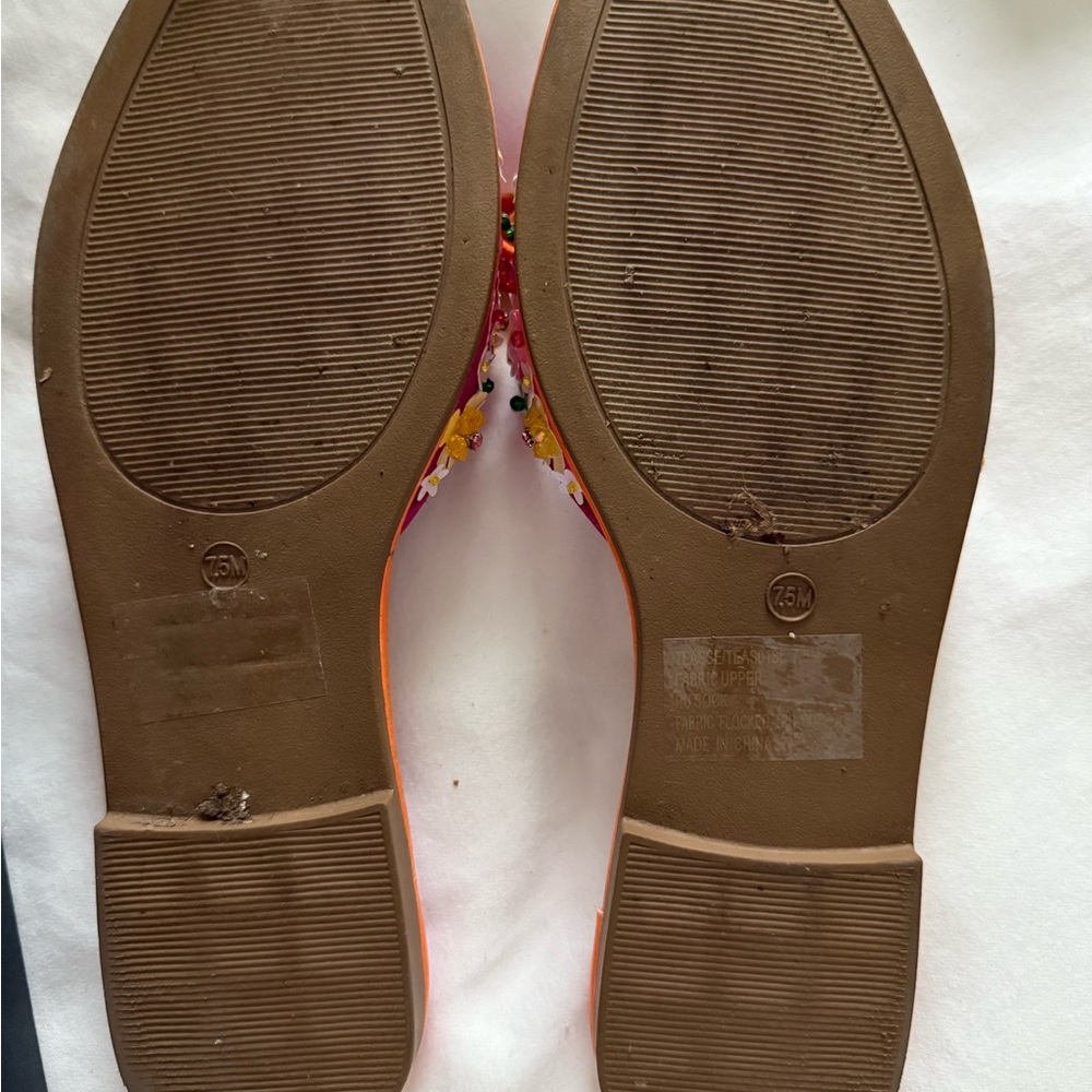 Betsey Johnson Women’s Teasse Flat Sandal Sz 7.5 - Picture 5 of 7